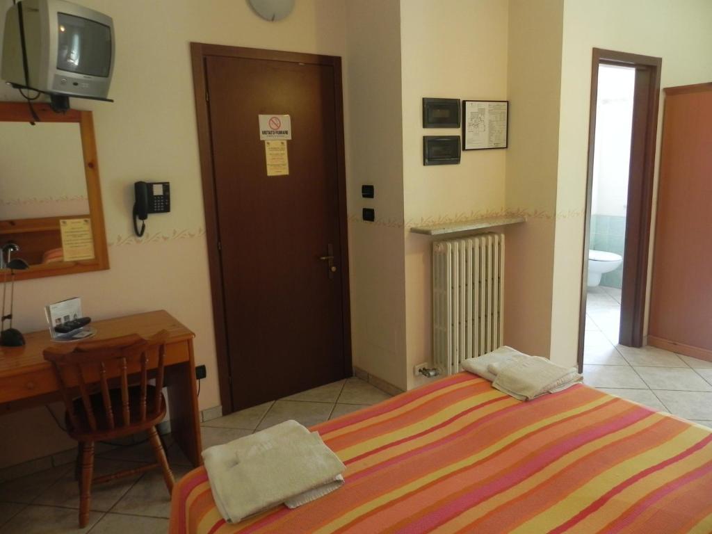 Hotel Ristorante Belsito Borgo San Dalmazzo Room photo